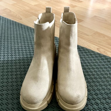 Vegan Mid-Season Boots