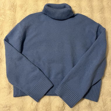 Pull à col roulé bleu