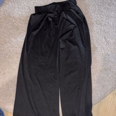 Schwarze Hose