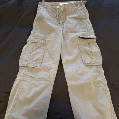 Pantaloni cargo grigi
