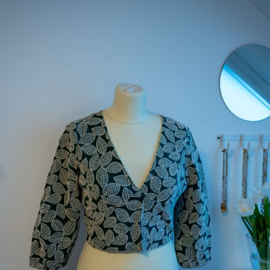 Embroidered Cropped Top with Leaf Pattern