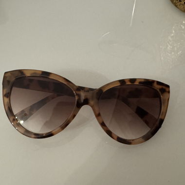 Lunettes de soleil écaille tendance 