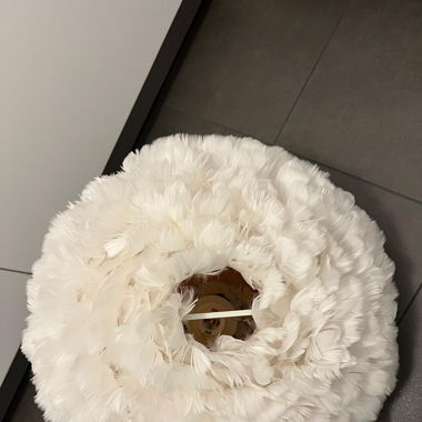 Lampadario con piume 