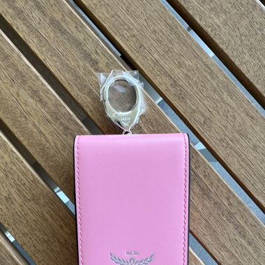 MCM Lipstick or Headphones Case pink