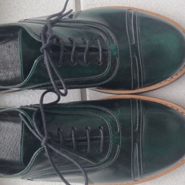 Chaussures élégantes vertes