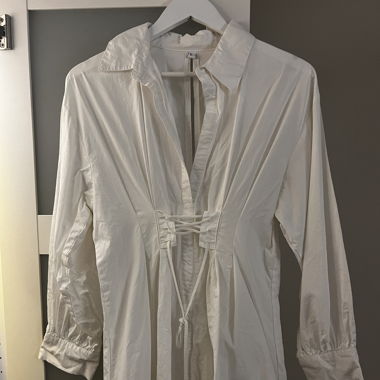 Hemdkleid weiss zum schnüren vorne