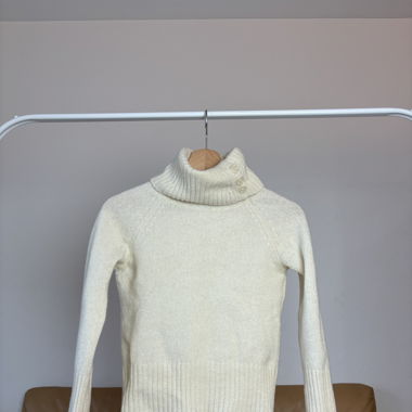 Chic Offwhite Wool Top