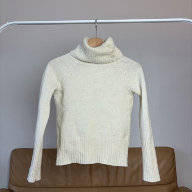 Chic Offwhite Wool Top