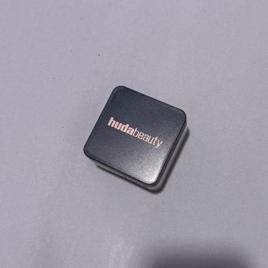 Huda Beauty Powder