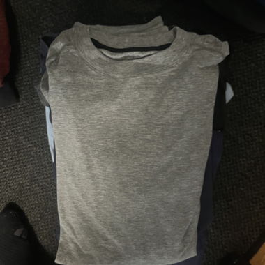 Graues T-Shirt