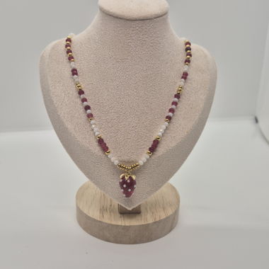 Collier avec pendentif fraise 