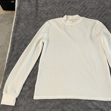 Dünner weisser Pullover