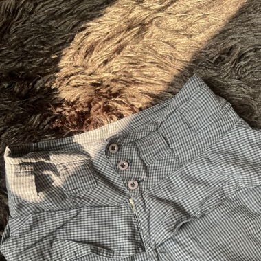 Pants with a ruffle 