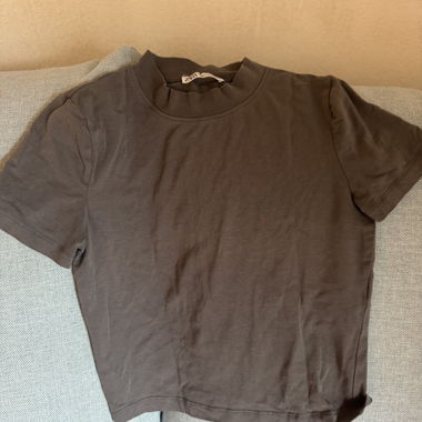 T-shirt Zara gris foncé