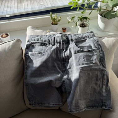 Pantaloncini grigi