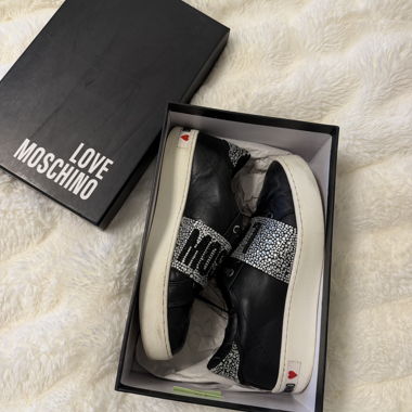 Love Moschino Sneaker mit Strass