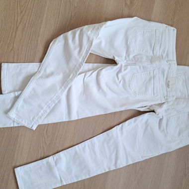 2x white Zara skinny jeans