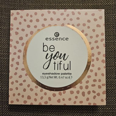 Essence eyeshadow palette