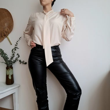 🕊Vintage lavalliere blouse