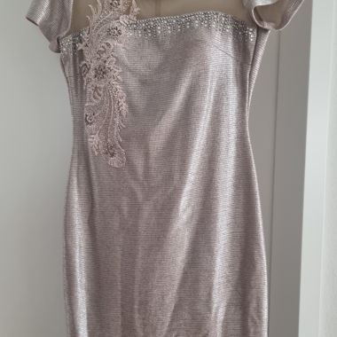 Abito rosa con paillettes