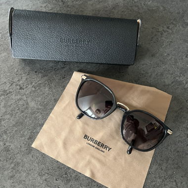 Occhiali da sole originali Burberry