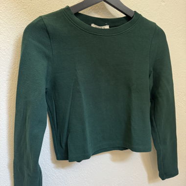 Green Long-Sleeve Crop Top