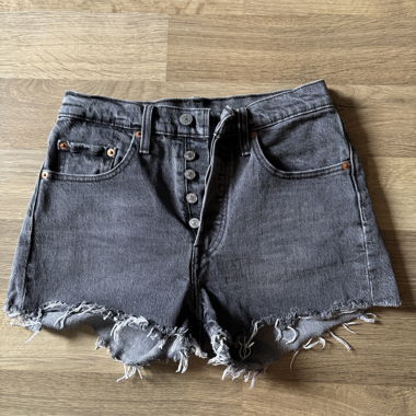 Levi's graue Denim Shorts W26