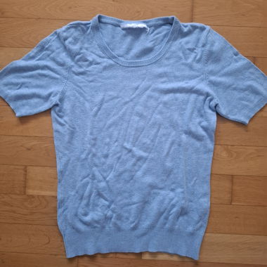 Blaues T-shirt