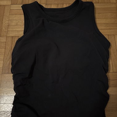 Lululemon yoga top