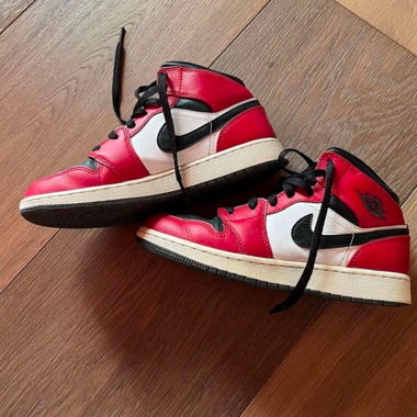 Jordan Mid 