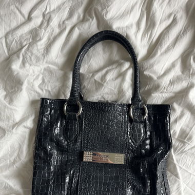 Très joli sac Guess