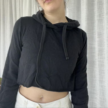 Sweat à capuche court noir