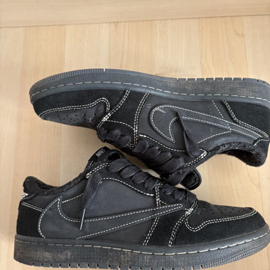 Travis scott black phantoms