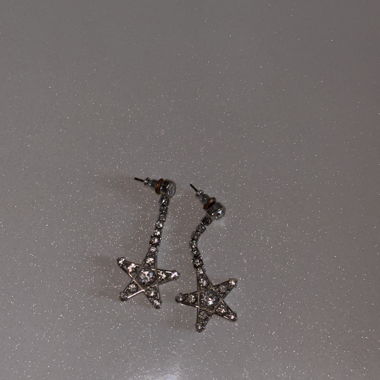Boucles d’oreilles CARAT pendantes étoile strass