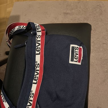 Levis tasche