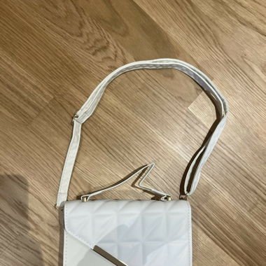 Tasche ungetragen