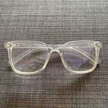 Klare Rahmenbrille für Blaulicht