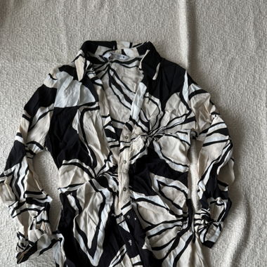 Gemustertes Kleid