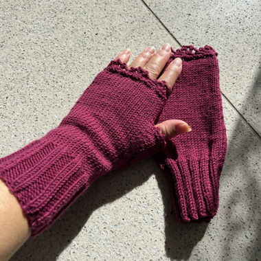 Gants pour femmes faits à la main neufs