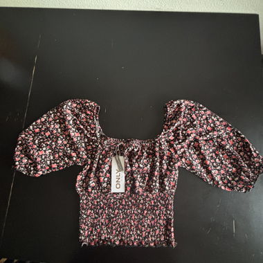 Top floral only