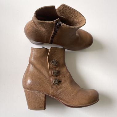 MOMA Boots Size 36
