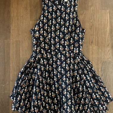 Ärmelloses Kleid mit Vogelmuster