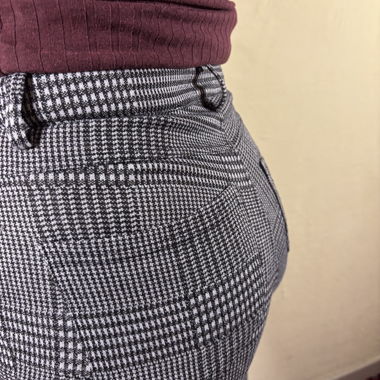 Slim-Hose mit Karomuster, Grösse S, guter Zustand
