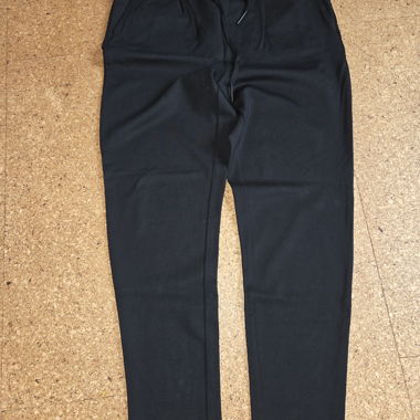 Schwarze ONLY Stoffhose Größe M/32