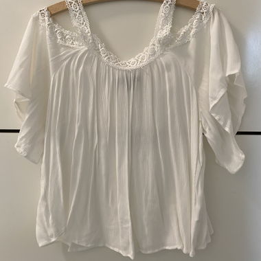 Camicia bianca con pizzo