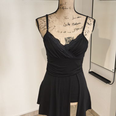 Schwarzes Damen-Top mit Spitze