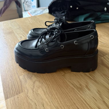 Bershka Plateau-Schuhe – Größe 37