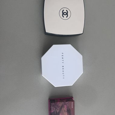 Prix par pièce Chanel, Fenty et Benefit