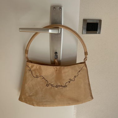 Petit sac à main en satin