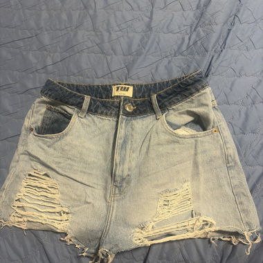 Short en jean déchiré